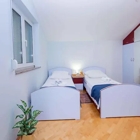 Holiday home Pridraga/zadar Riviera 8215 Pridraga